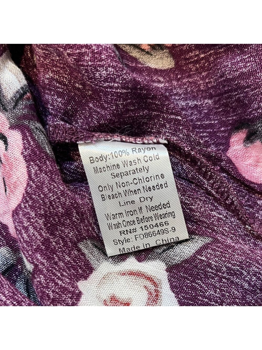 Monday Fun Plum Floral Blouse Size Small - Picture 6 of 6